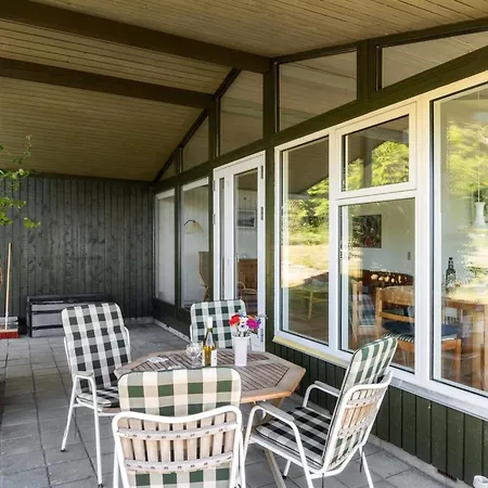 Dom wakacyjny Miona - 725m From The Sea By Interhome *